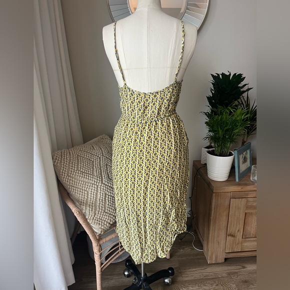 Cupcakes and Cashmere viscose button up dress with pockets.lightweight sz M - Picture 3 of 4